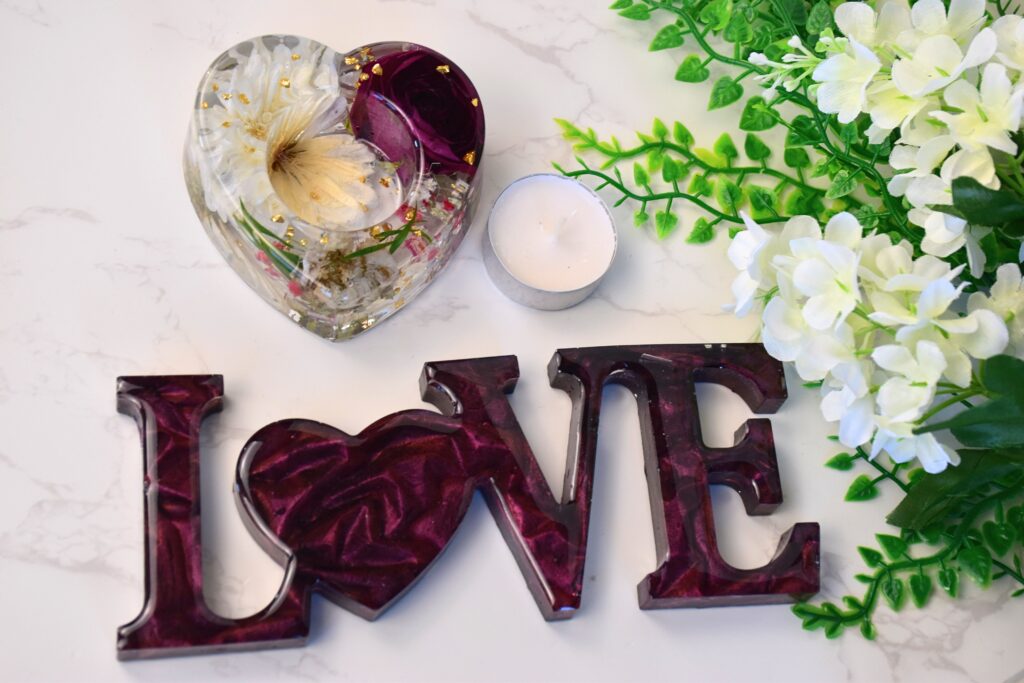 Small Heart Tea Light and Love sign